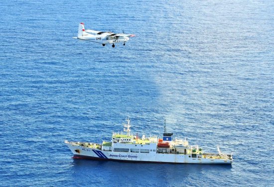 中国首次在钓鱼岛海空立体巡航 明确不退让态度
