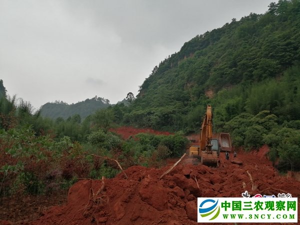1562028152401056.jpg 正在建设的旅游道路(摄影 赵晨希).jpg