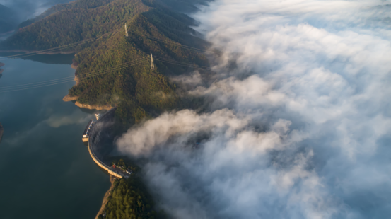 江西省武宁县：云海仙境再现柳山景区