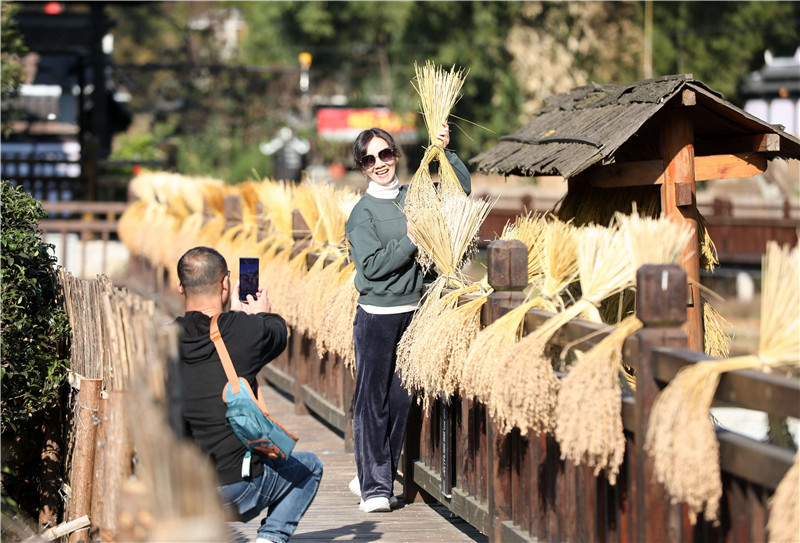 打好“三张牌” 展现“三个新”